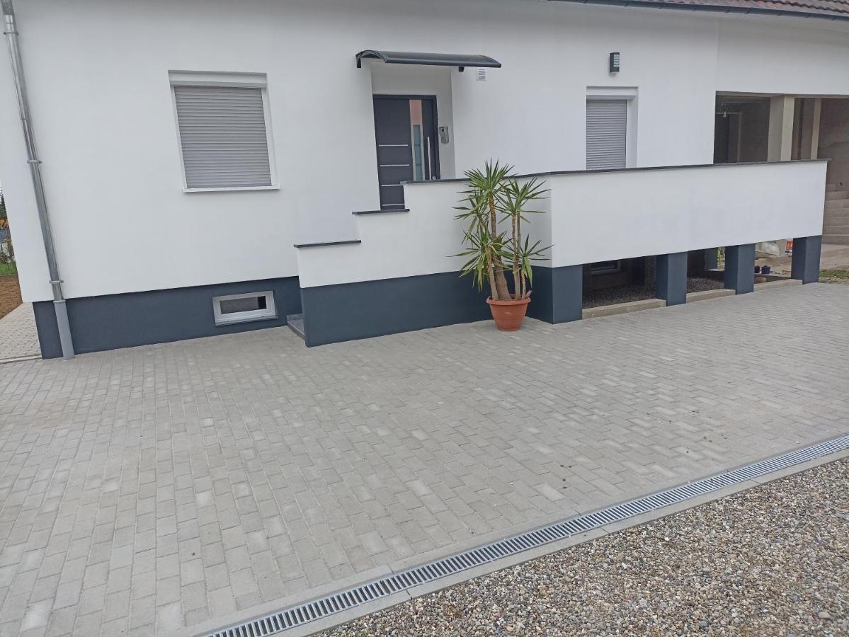 Ebs Paradies Rheinhausen Buitenkant foto
