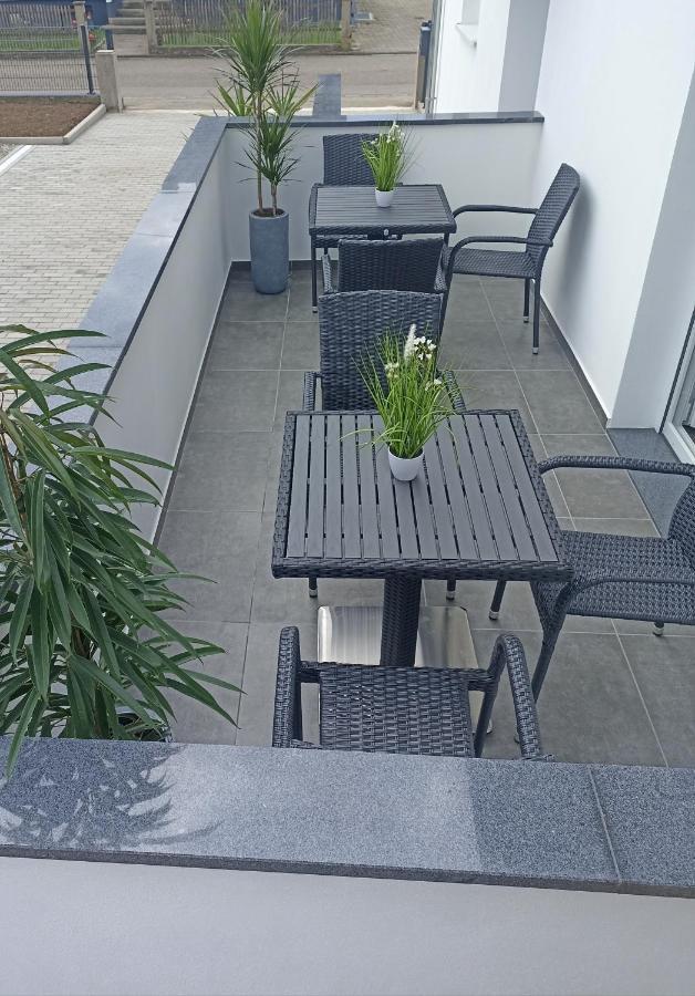 Ebs Paradies Rheinhausen Buitenkant foto